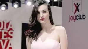 Video avtub – Pasangan Muda Manisnya Cinta